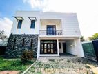New Two Storied House In Athurugiriya