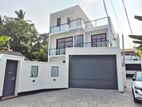 Newly Build Luxury Three Story House in Piliyandala