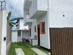 Newly built luxury 3story house for sale in kotagedara, piliyandala