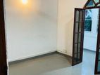 Newly renovated 2nd floor TO-LET