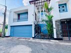 Newly Renovated Modern 3-Storey House for Sale – Papiliyana
