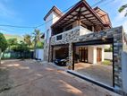 Nice Luxury House for Sale in Battaramulla