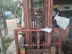 Nissan 2.5Ton container mas Fork lift