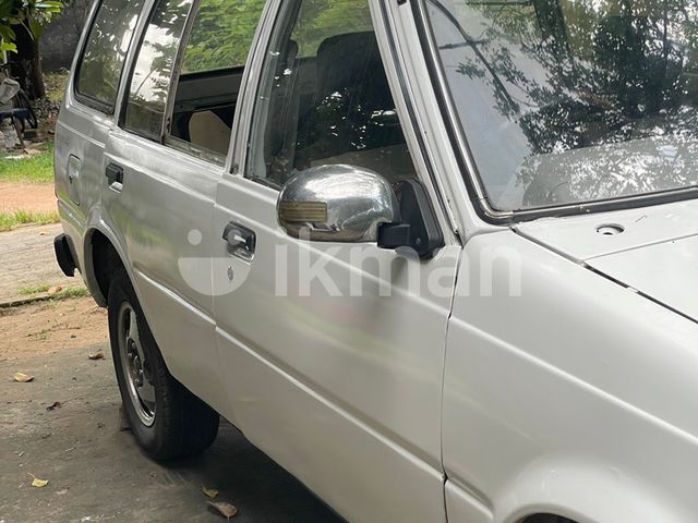 Nissan Ad Wagon 1985 photo 4