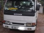 Nissan Atlas Crew Cab 2001