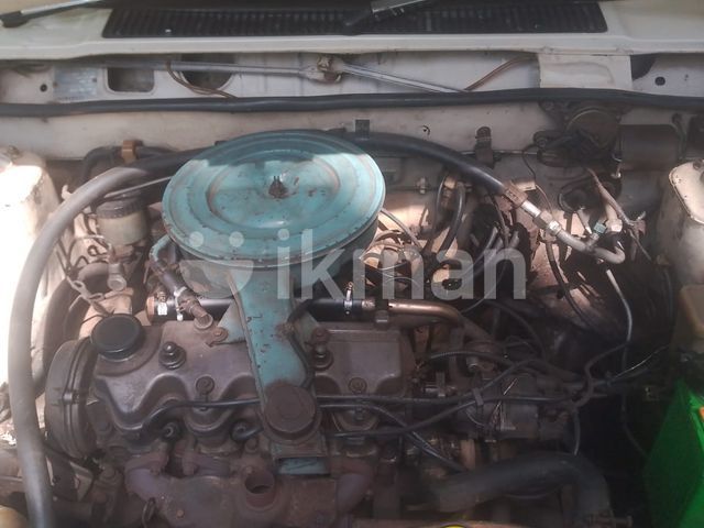 Nissan B11 1987 photo 3