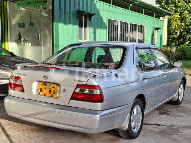 Nissan Bluebird 1996 photo 3