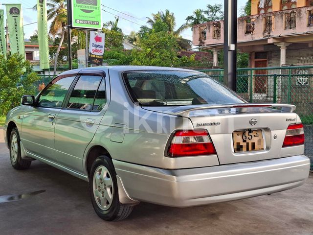 Nissan Bluebird 1996 photo 2