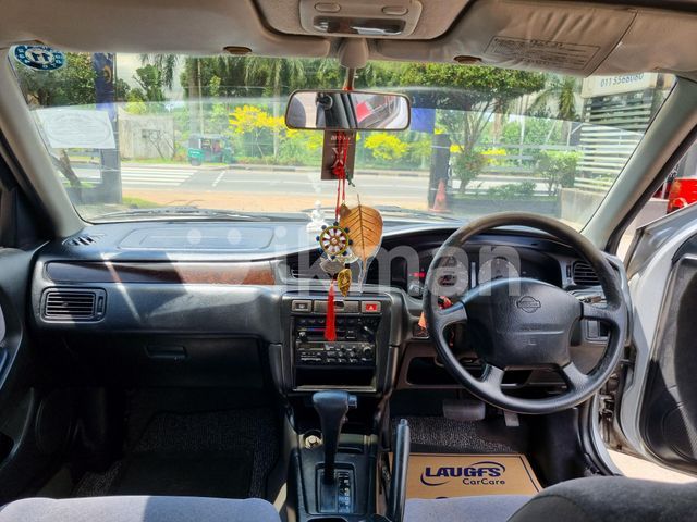 Nissan Bluebird 1996 photo 3