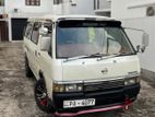 Nissan Caravan 2000