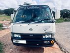 Nissan Caravan Long Model van 1999