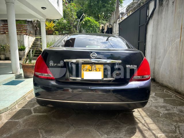 Nissan Cefiro 2004 photo 2
