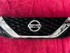 Nissan Roox B44 a Front Grille