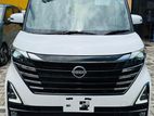 Nissan Roox Hybrid Pro pilot 2024