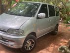 Nissan Serena 1995