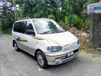 Nissan Serena 2001