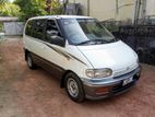 Nissan Serena 2002