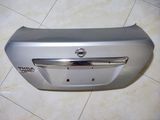 Nissan Tiida Dicky Door