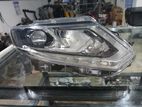 Nissan X- Trail Head lamp