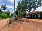 නිට්ටඹුවෙන් පර්චස් 27ක විශාල ඉඩමක් සහ නිවසක් විකිණීමට