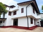 (NR735) Two Storey House for Rent in Colombo 05
