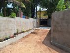 Nugegoda : 11.5 P Land For Sale with Living Condition House at Wijerama
