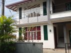 Nugegoda : 3BR Luxury 1st floor for rent near High-level Road