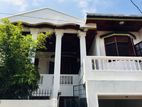 Nugegoda : 6BR (6.4P) Luxury House for Sale in Wijerama