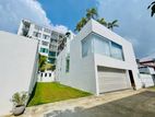 Nugegoda Luxurious and Specious Modern House for Sale