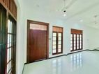 Nugegoda Nalandarama Road House available for Rent Office Or Residence