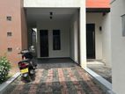 Nugegoda Wimalawatta Road Luxury House For Rent .