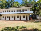 නවීන දෙමහල් නිවසක් සහ බෝඩිං කාමර පද්ධතියක් විකිණීමට