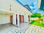 නවීනතම ලස්සන දෙමහල් නිවසක් විකිණීමට ගෝනපොල