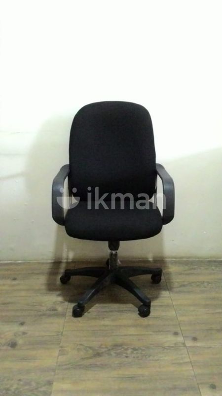 Office chairs ikman hotsell