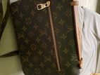 Lv Pochette Metis East West