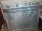 Oven with 4 Burner Cooker
