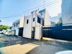 P414 ) Three-Story House for Sale in Colombo 05