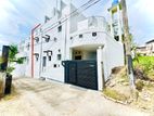(P627) Semi Luxury two storey House for Rent in Battaramulla