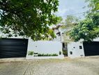 (P779) Newly Renoveted Three Storey House for Sale in Nugegoda