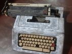 පැරණි ටයිප්රයිටරයක්