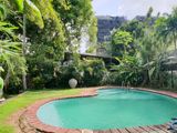 Palm Grove Mount Lavinia - 5 Bedroom House with Garden