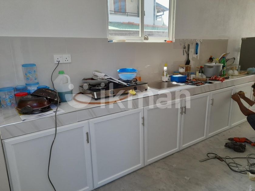 Pantry Cupboards with White finish Kadawatha ikman.lk