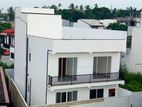 පදිංචි නොමෑති ණවමාදිලියේ ළස්සන මහල් 3 නිවසක් විකිනිමට කොටිටාවෙි