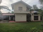 පදිංචිවිය හෑකි දෙමහල් නිවසක් සමග ඉඩමක් විකිනිමට හයිලෙවල්එකටආසන්නව මහරගම