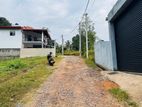 පදිංචියට ගැලපෙන පර්චස් 6 .5 ක ඉඩමක් විකිණීමට - PILIYANDALA SUWARAPOLA .