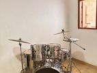 Pearl Drum Set