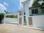 PH894 Brand New Luxury House with Swimming Pool for Sale in Piliyandala