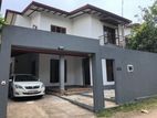 Piliyandala 255 Road Mawiththara 4BR House For Rent.