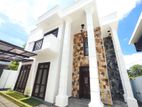 Piliyandala 3 Story Pool Modern House for Sale