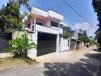 Piliyandala 5 bedrooms house in Kotagedara .